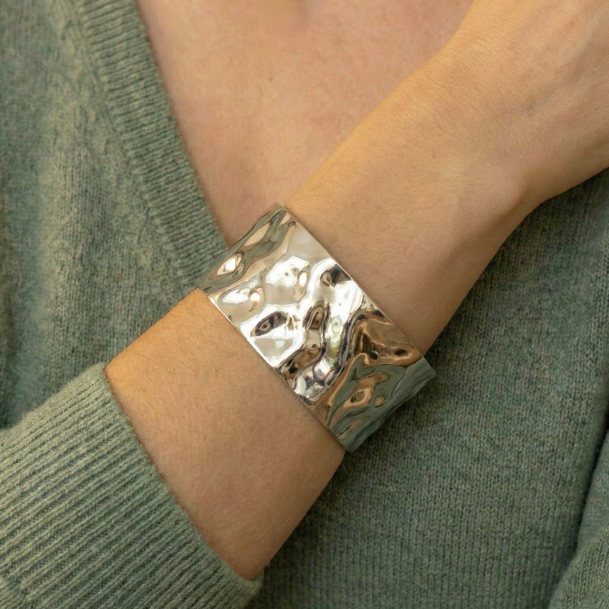 Chunky Molten Bangle Sølvfarvet